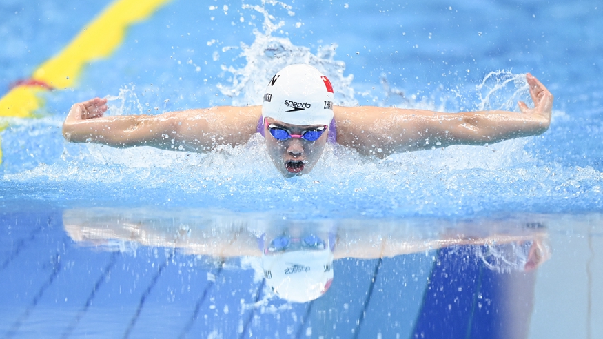 亚运会女子100米蝶泳：张雨霏夺冠