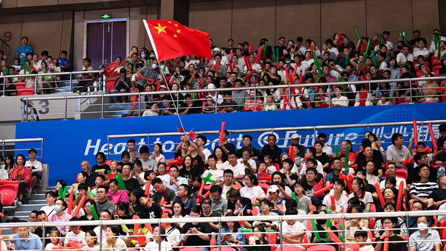 舞动“中国红” 激荡“亚运情”——爱国热情在赛场内外涌动