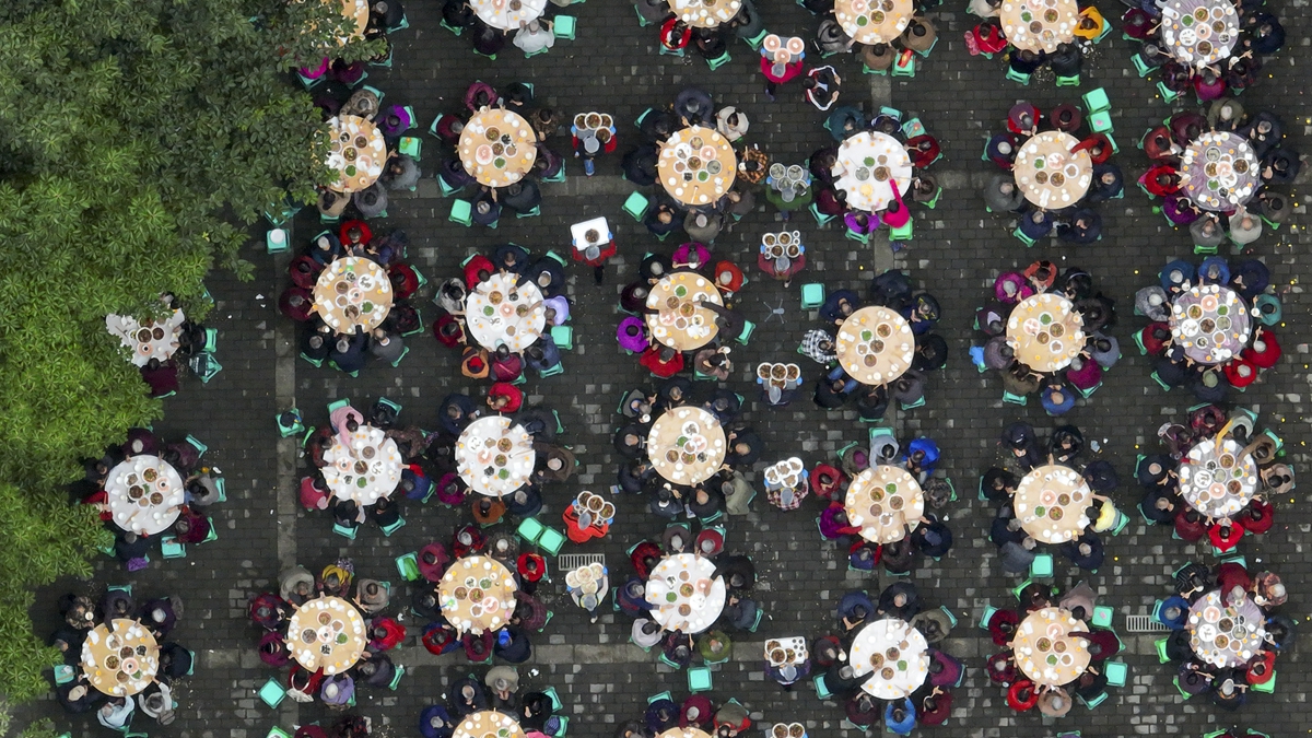 重阳前夕百家聚 欢庆节日品幸福