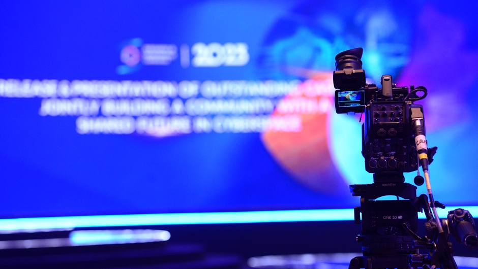 以“携手构建网络空间命运共同体”为主题的精品案例发布展示活动在浙江乌镇举行