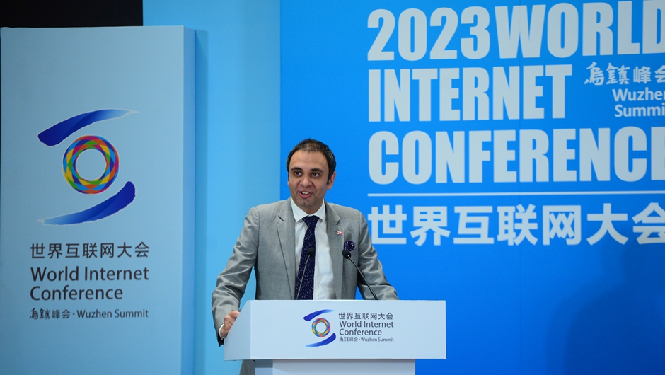 英中贸易协会高级总监朱俊博作主旨演讲