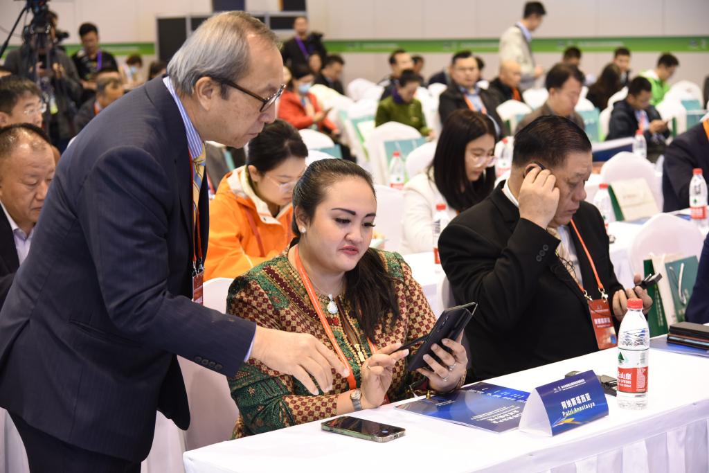 第十二届APEC中小企业技展会在青岛举行