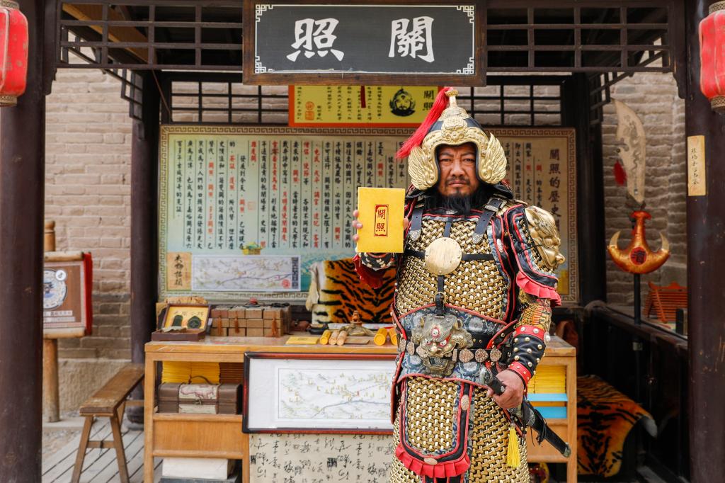 新时代中国调研行&middot;长城篇｜嘉峪关关城脚下&ldquo;守关人&rdquo;