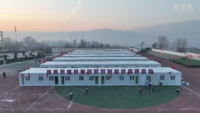 青海民和：板房教室第一课