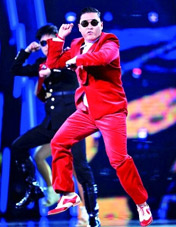 盘点卫视春晚：鸟叔搅热全场 F4引发青春记忆