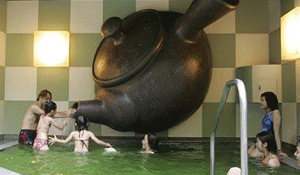 看看日本人都是怎样泡温泉的