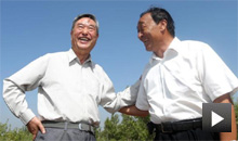 新华社记者李从军采访石光银