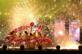 贵州台江：&ldquo;舞龙嘘花&rdquo;庆元宵