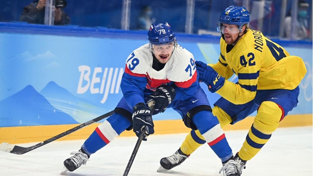 冰球男子铜牌赛：瑞典队对阵斯洛伐克队