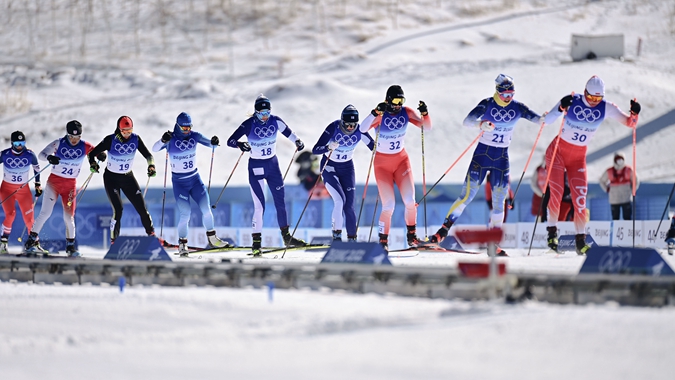 越野滑雪女子30公里集體出發（自由技術）比賽賽況