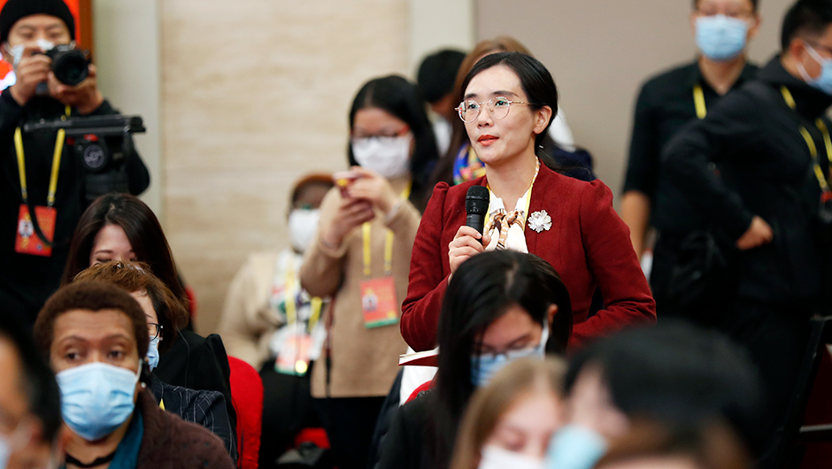 澳亚卫视记者提问