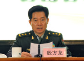 解放军总政治部副主任殷方龙发表讲话