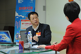 刘益春解答主持人提问