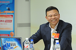 郑坚江在访谈现场