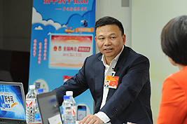 嘉宾与主持人对话