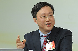 彭琳解答主持人提问