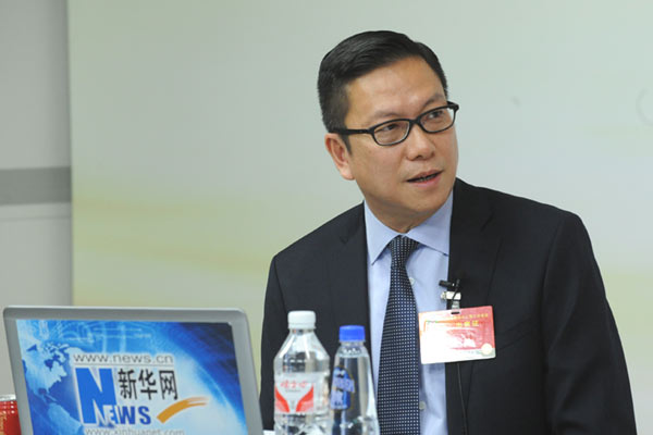 施荣怀解答主持人问题