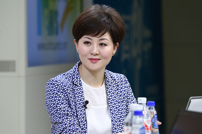 访谈主持人赵艳