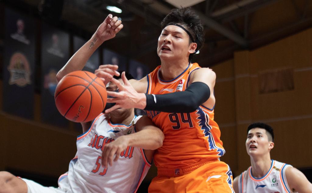 CBA第一阶段：上海久事队胜四川金荣实业队