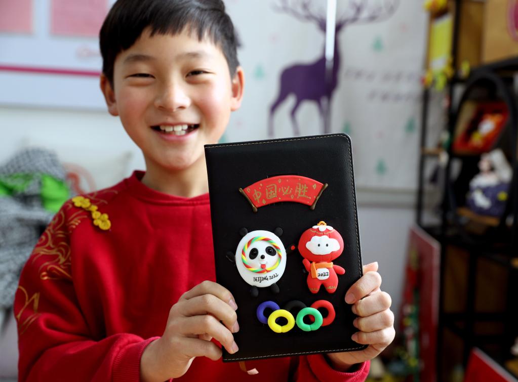 上海这个社区的小朋友用双手实现&ldquo;冰墩墩自由&rdquo;