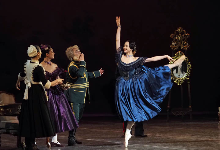 上海:轻轻地,剧场“踮”起了芭蕾足尖