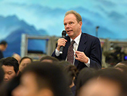 奥地利电视台记者提问