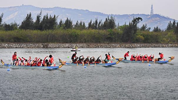 两岸八支高校龙舟队金门竞技