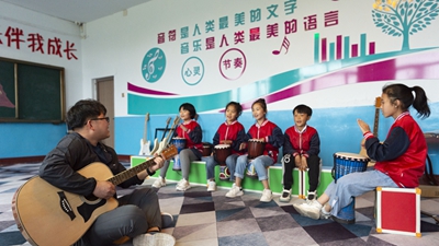 在东北乡村，他们上演现实版&ldquo;放牛班的春天&rdquo;