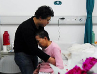 武大&ldquo;孝子&rdquo;用爱唤醒植物人母亲