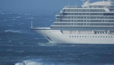 遇险挪威邮轮安全抵达海港