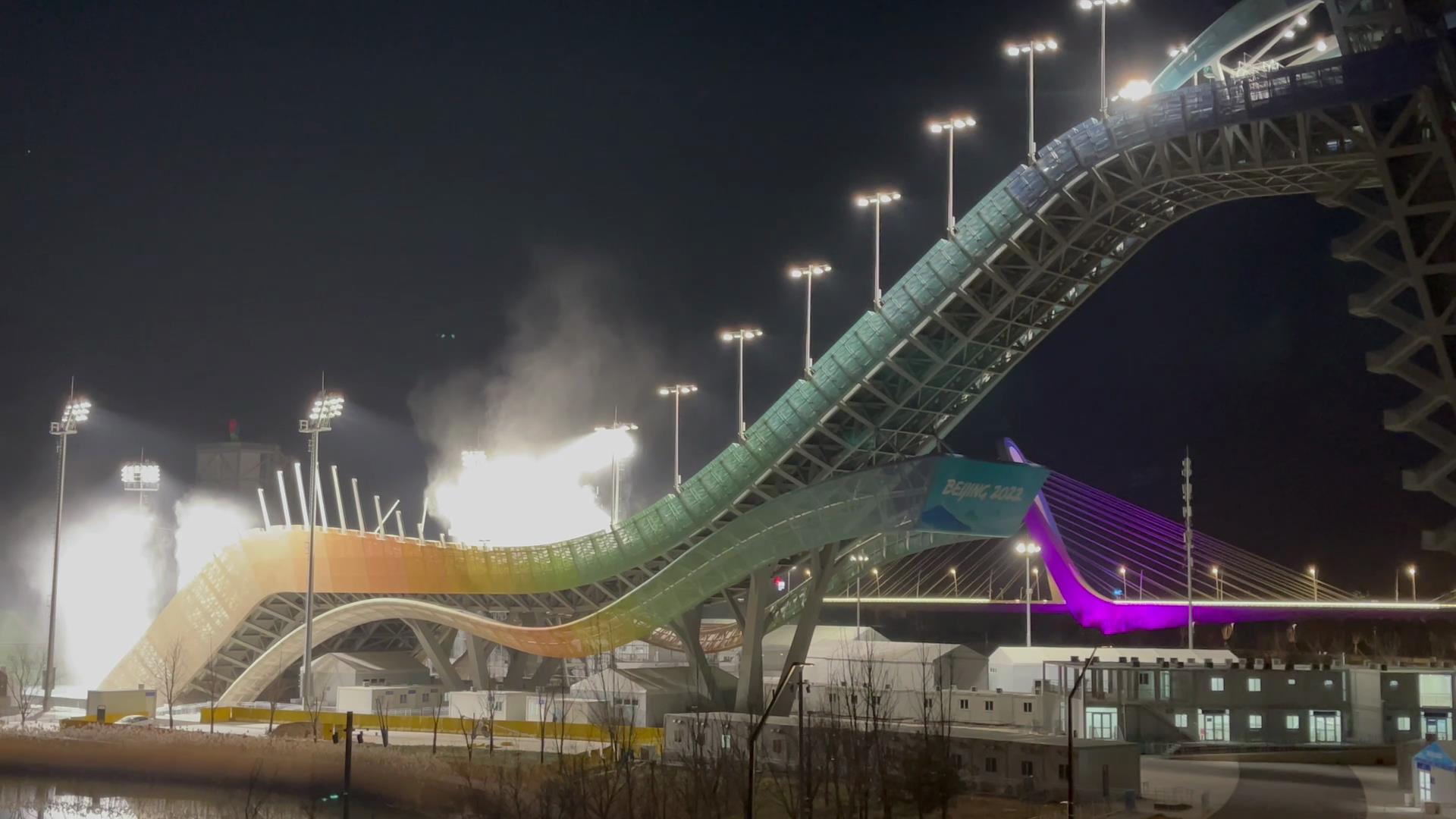 “水晶鞋”与冰雪共舞！首钢滑雪大跳台开始造雪啦