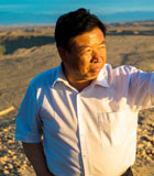 &ldquo;沙漠渔夫&rdquo;何延忠：十二年来，何延忠在库木塔格筑造&ldquo;沙漠都江堰&rdquo;，使从沙漠变为绿洲，逼退风沙６公里，他和他的２６０００亩生态治理区、５６平方公里荒漠化治理区拱卫着阳关。