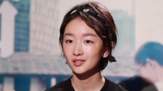 周冬雨力挺《阳台上》