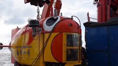 “海鬥一號”無人潛水器跨入萬米科考階段