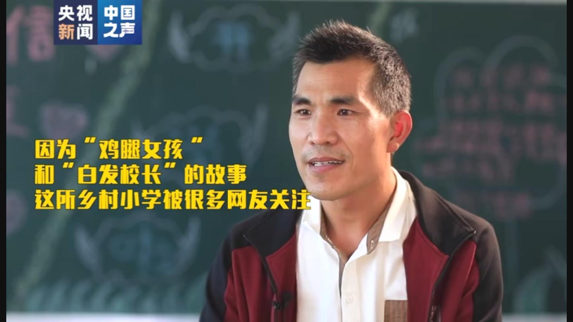 她总是留下盘子里的虾，原因令人动容