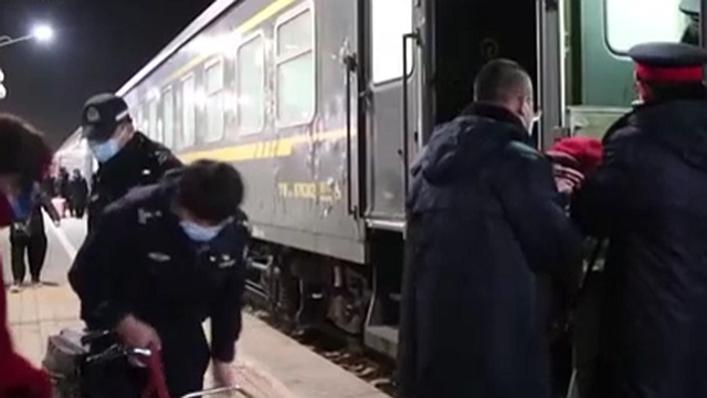内蒙古：二连浩特最后一批滞留人员乘专列返程