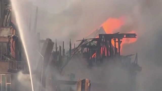 美国科罗拉多州野火烧毁数百座建筑物