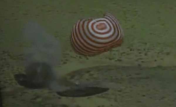 神舟九号返回舱着陆