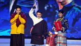 加措活佛为2013年度人物其美多吉和边巴卓玛颁奖