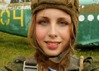 俄罗斯24岁美女空降兵网络爆红