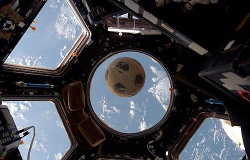 &ldquo;挑战者&rdquo;爆炸夺7命&ldquo;幸存&rdquo;足球31年后终上太空