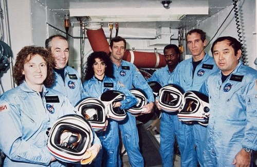 资料图：&ldquo;挑战者&rdquo;号宇航员合影