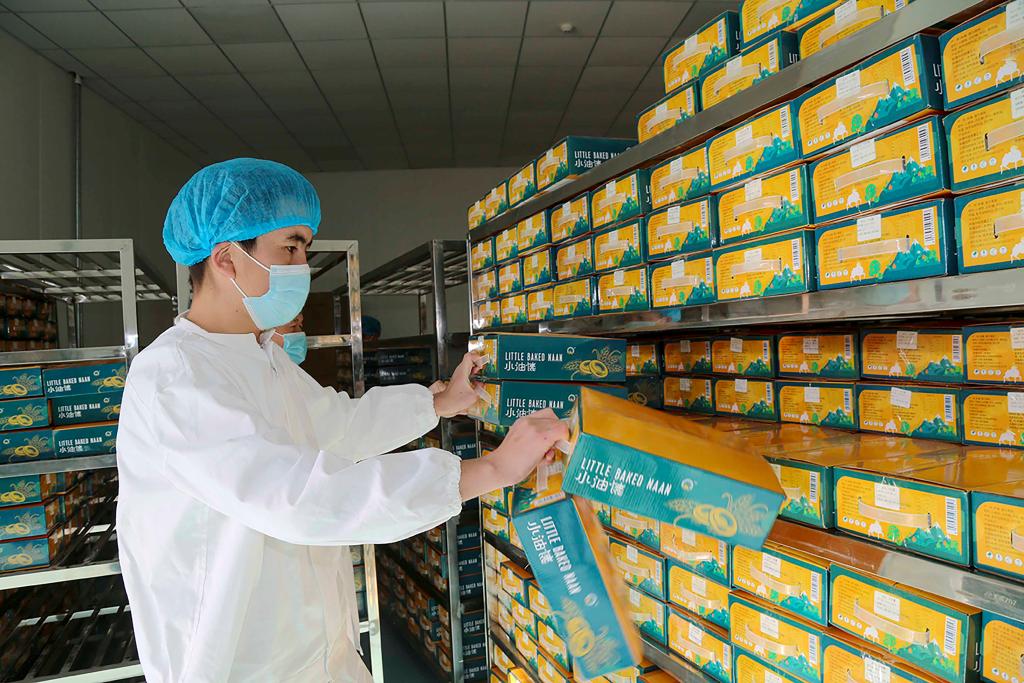 热火朝天！百万伊犁馕香飘欧洲“餐桌”