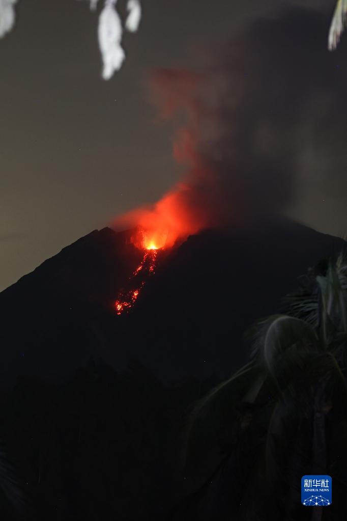印尼塞梅鲁火山喷发致死人数升至22bob体育app人(图1)