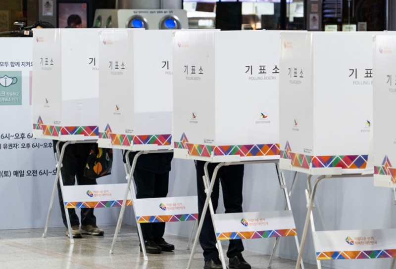 韩国提前投票混乱　选举管委会致歉