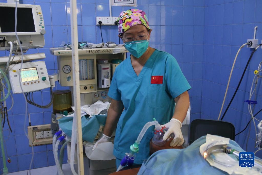 通讯：医者仁心 真诚相助——记援助卢旺达的中国医生