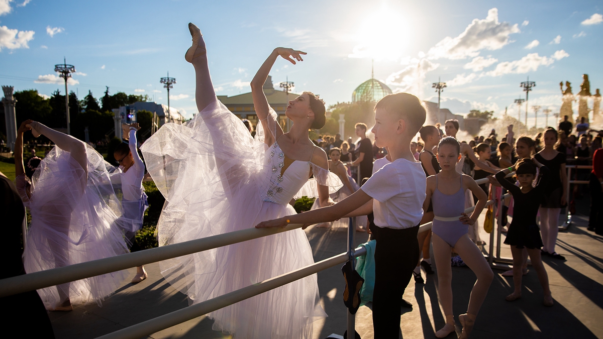 包容互鉴——人文交流书写金砖故事