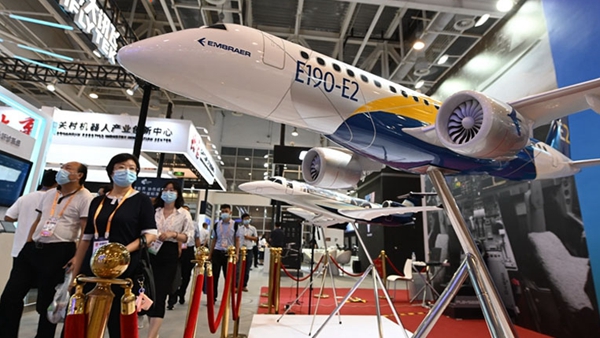 【央视快评】为世界注入积极、稳定、建设性力量