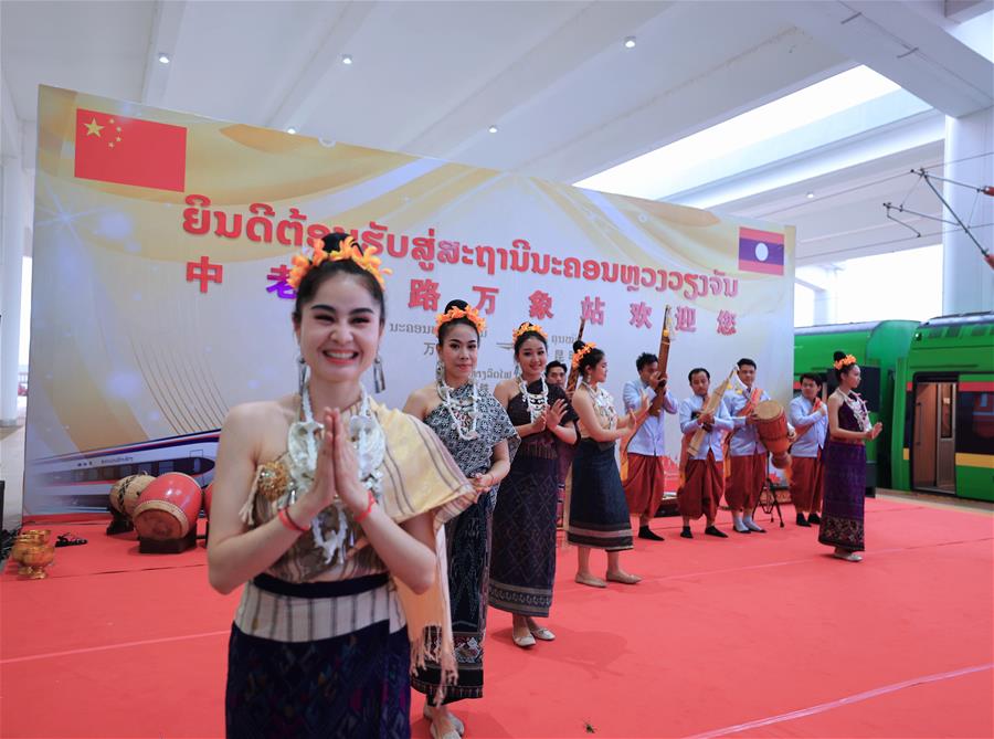 （新华全媒头条&middot;图文互动）（10）一路飞架跨山河&mdash;&mdash;写在中老铁路国际旅客列车开行首日