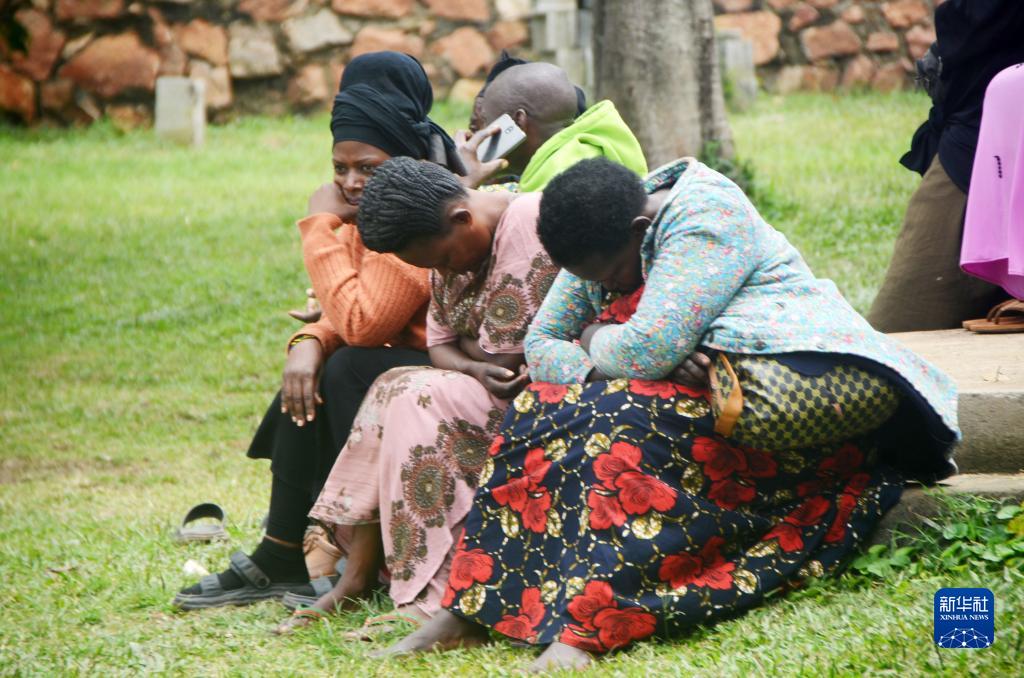 乌干达一起沉船事故造成至少20人丧生